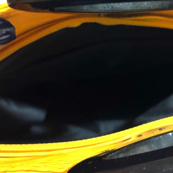 Handmade mustard acrylic handle handbag - Picture 5 of 6